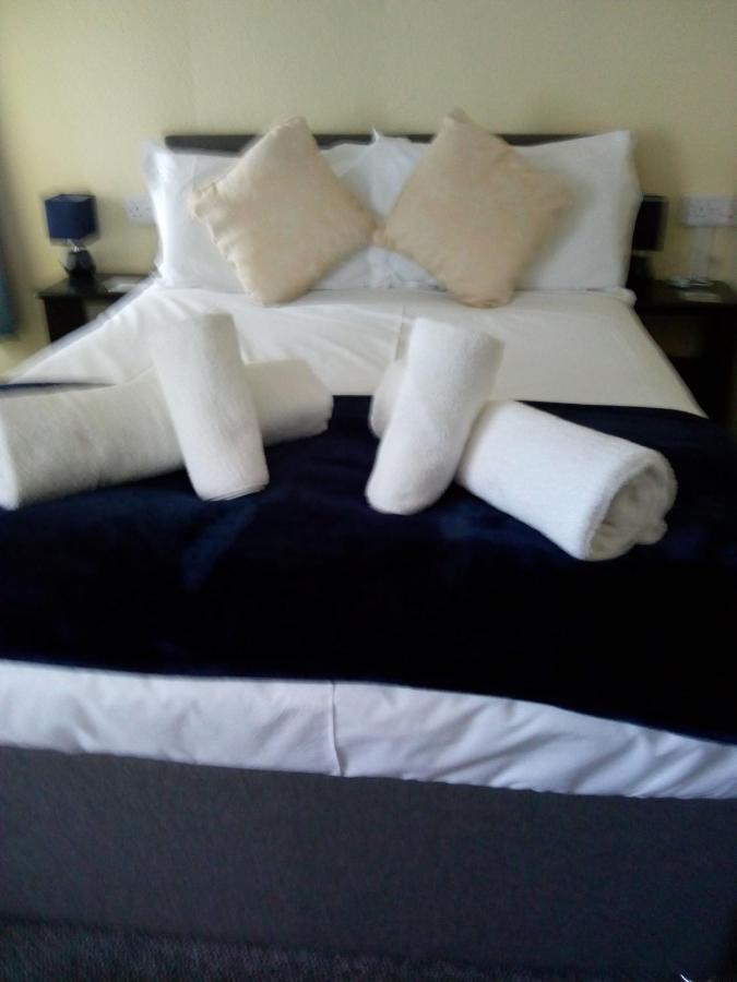 The Kings Arms Inn Stratton  Bagian luar foto
