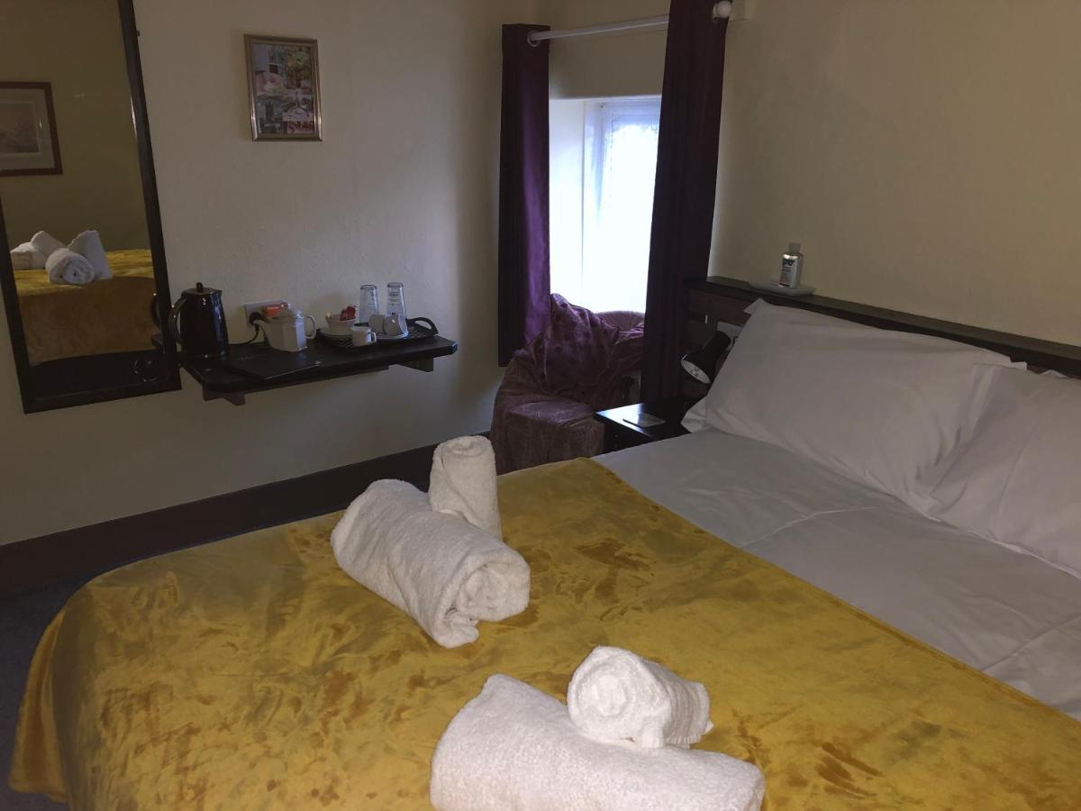 The Kings Arms Inn Stratton  Bagian luar foto
