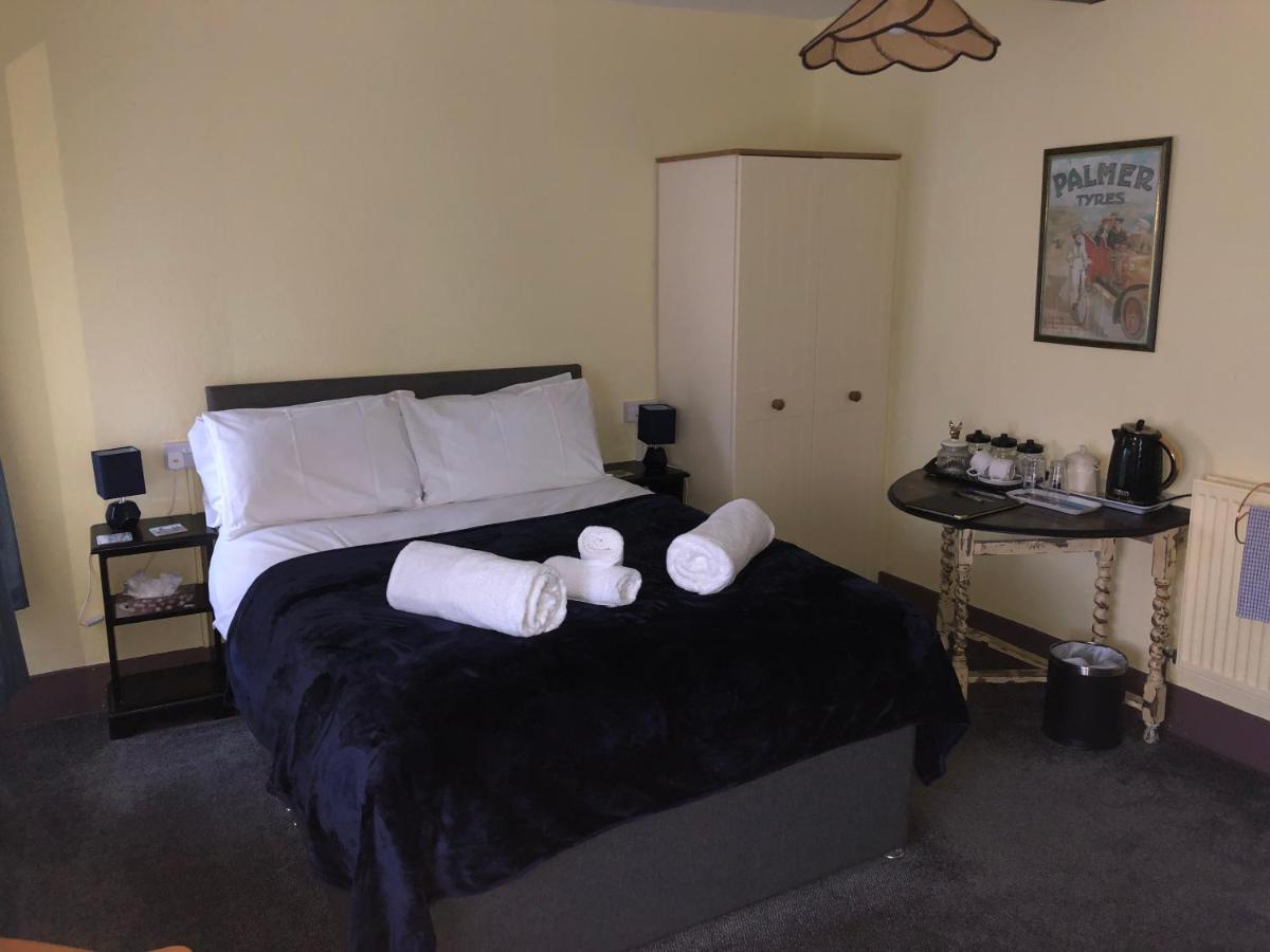 The Kings Arms Inn Stratton  Bagian luar foto