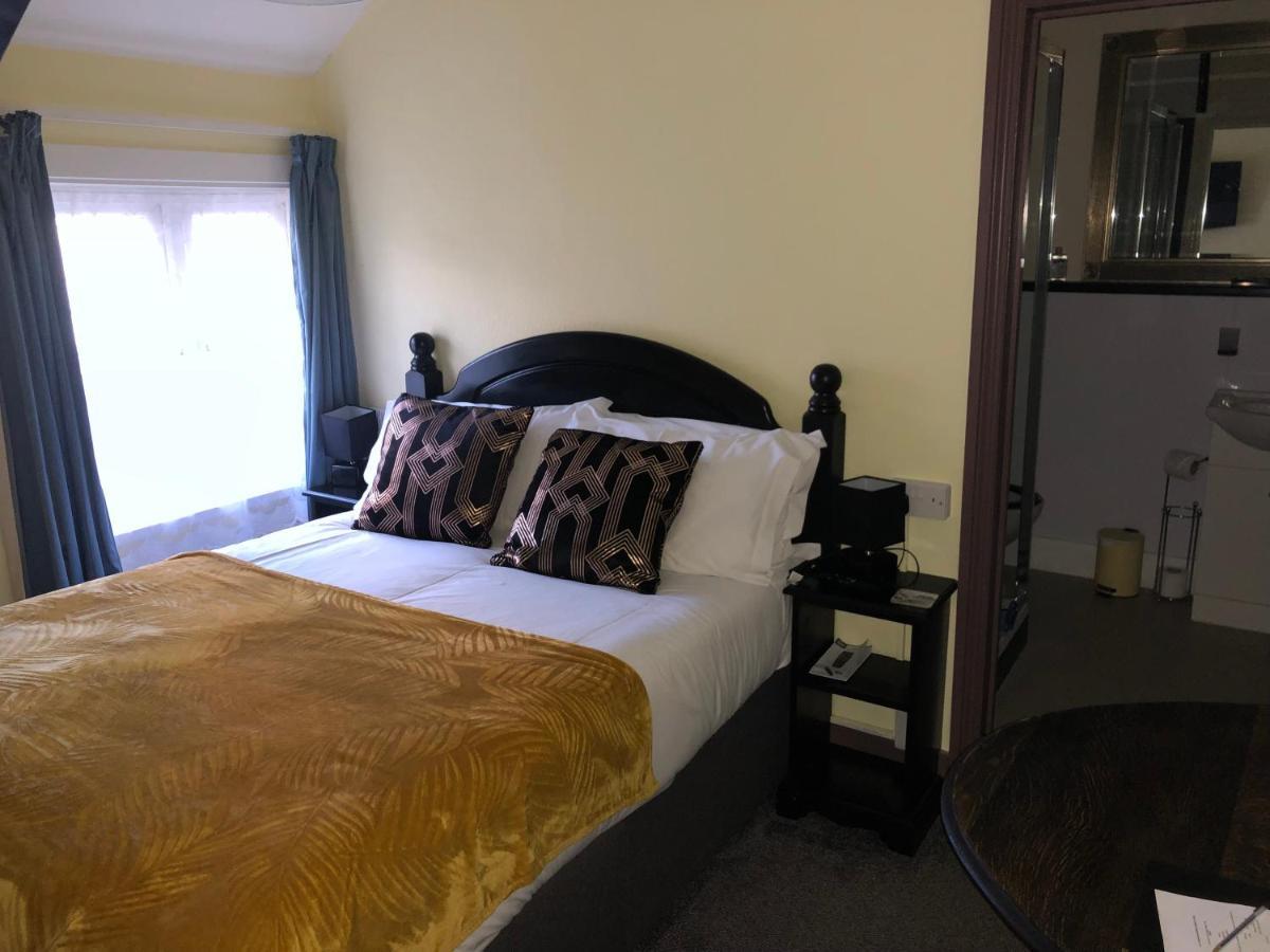 The Kings Arms Inn Stratton  Bagian luar foto
