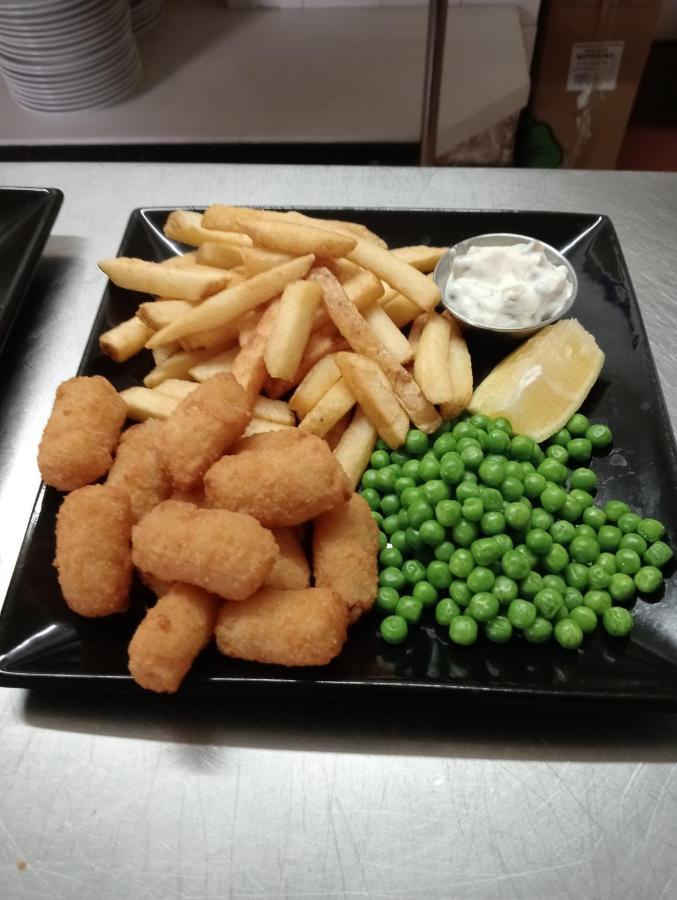The Kings Arms Inn Stratton  Bagian luar foto